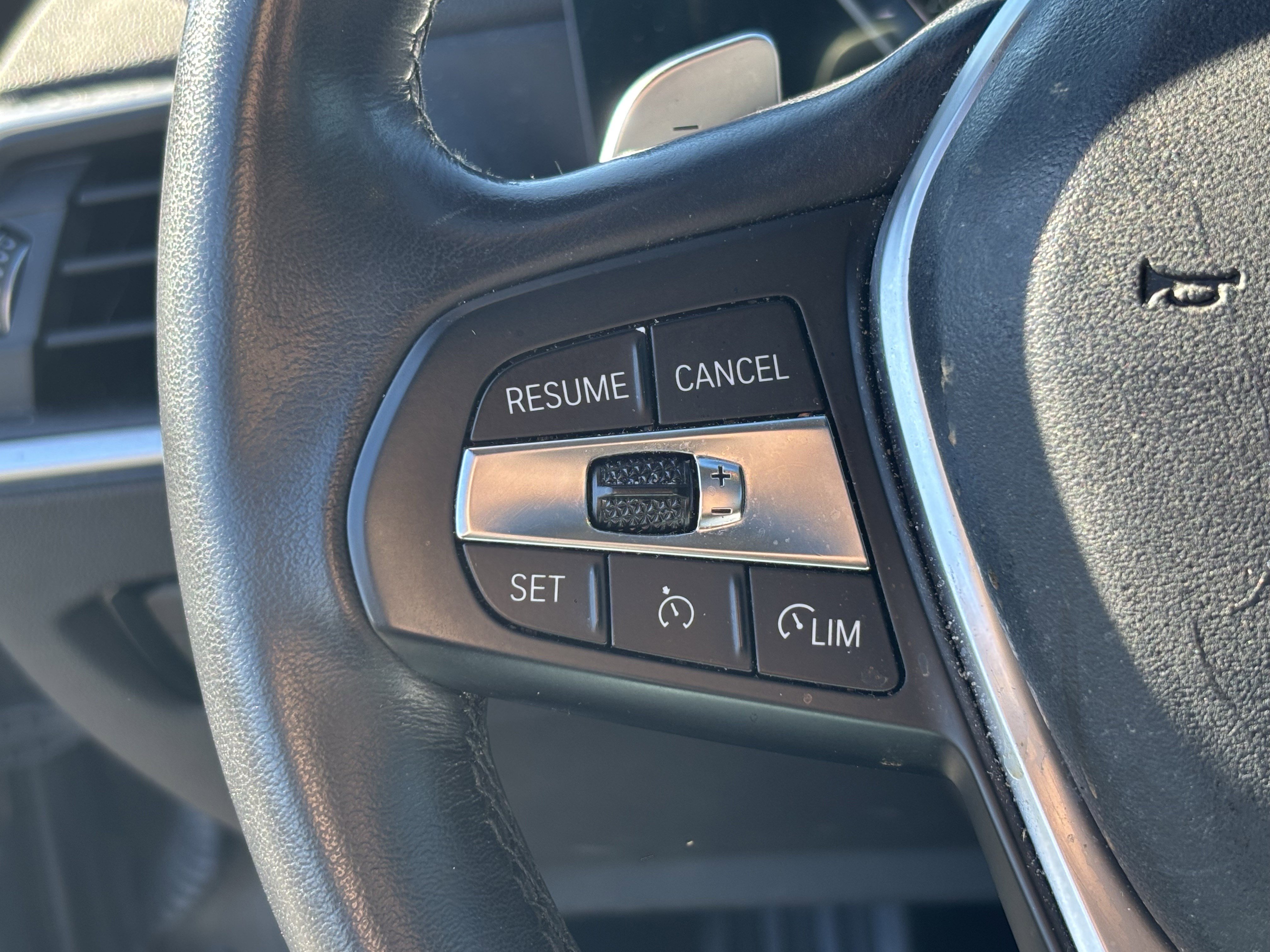 Used 2023 BMW 330i Sedan w/ Premium Package image 19