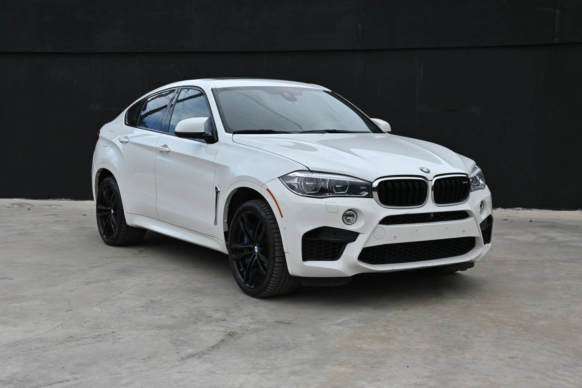 Used 2018 BMW X6 M AWD/4WD image 3