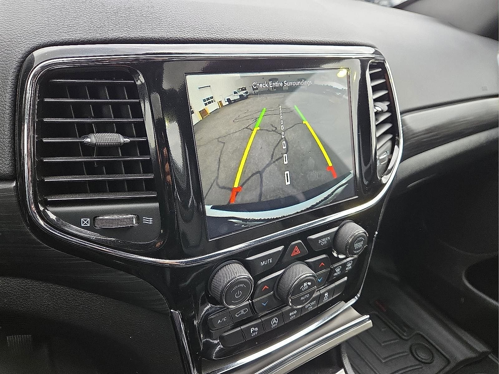 Used 2020 Jeep Grand Cherokee Altitude image 17