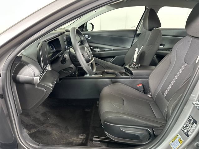 Used 2024 Hyundai Elantra SE image 11