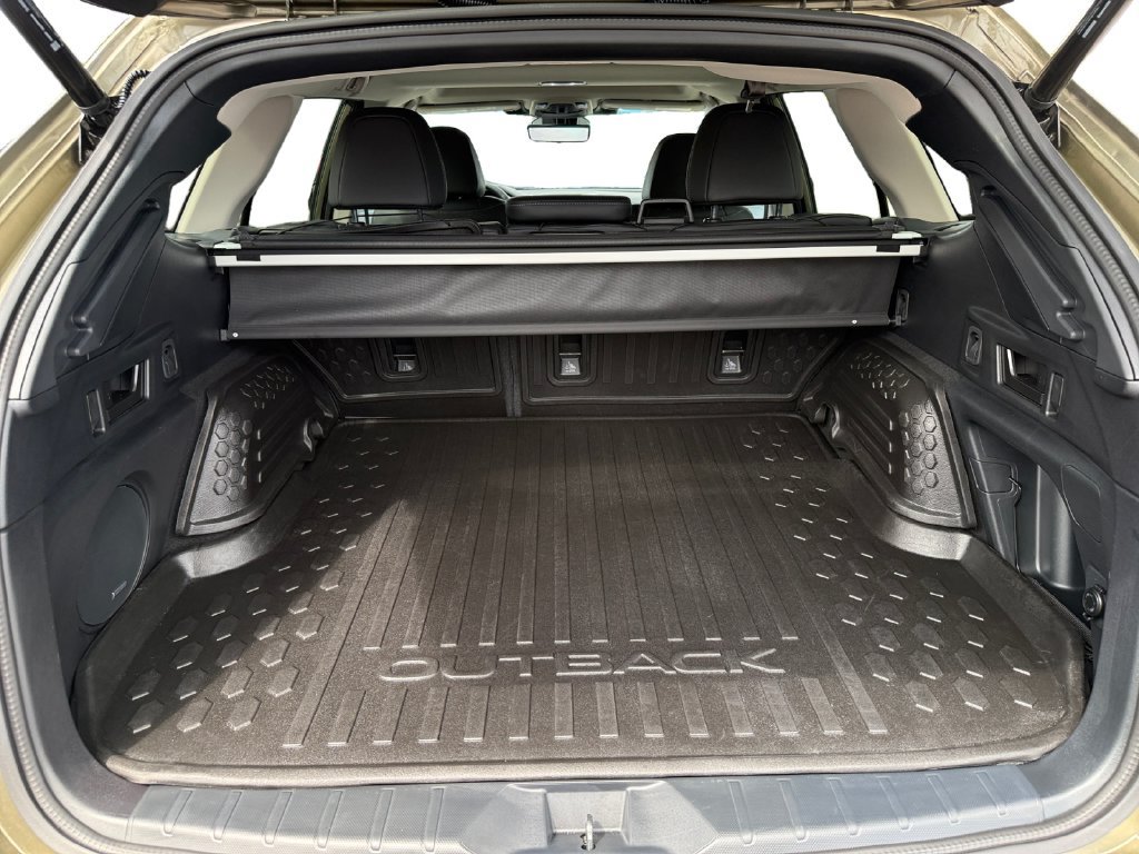 Used 2023 Subaru Outback Touring AWD/4WD image 31