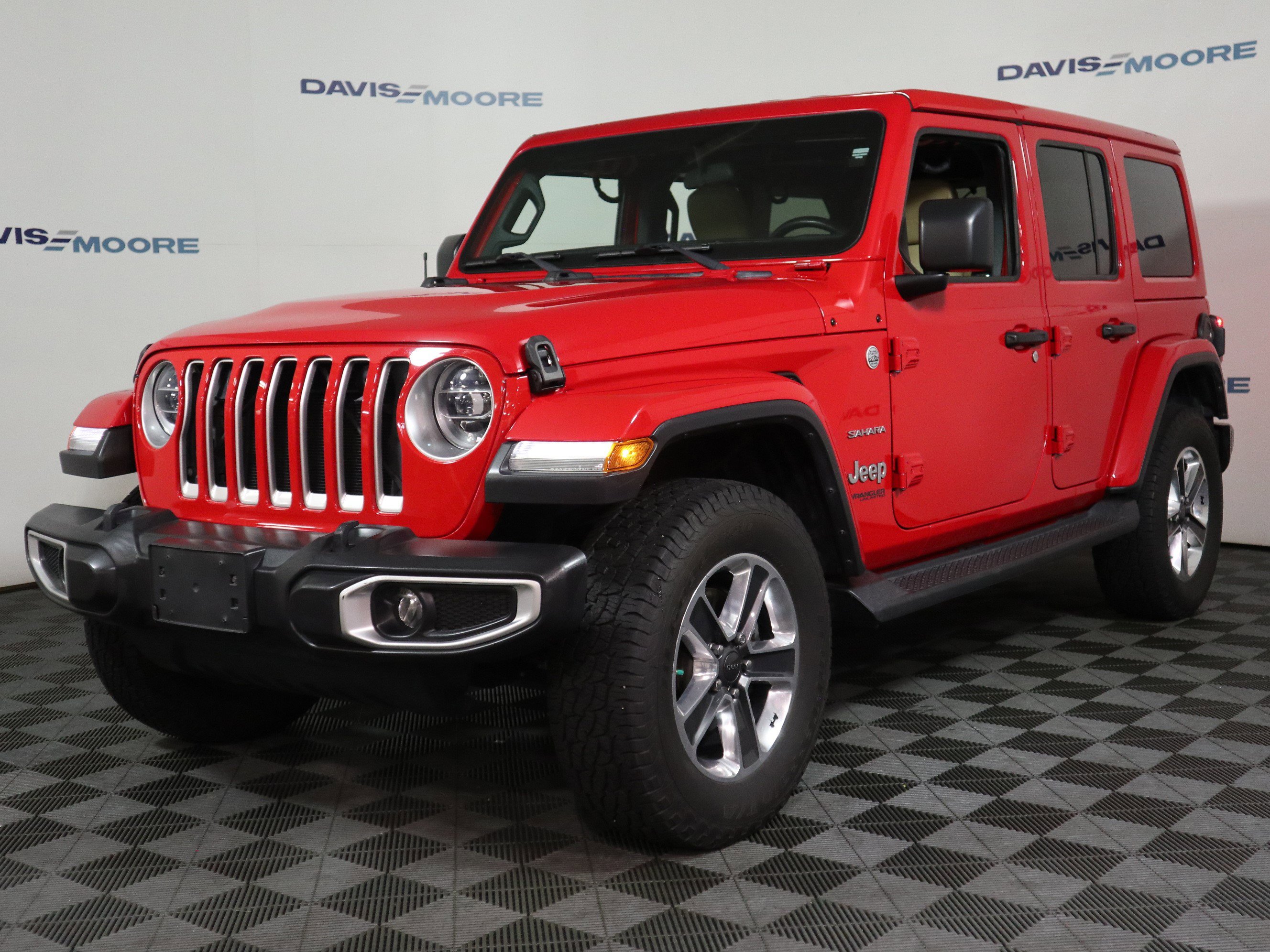 Used 2018 Jeep Wrangler Unlimited Sahara AWD/4WD image 10