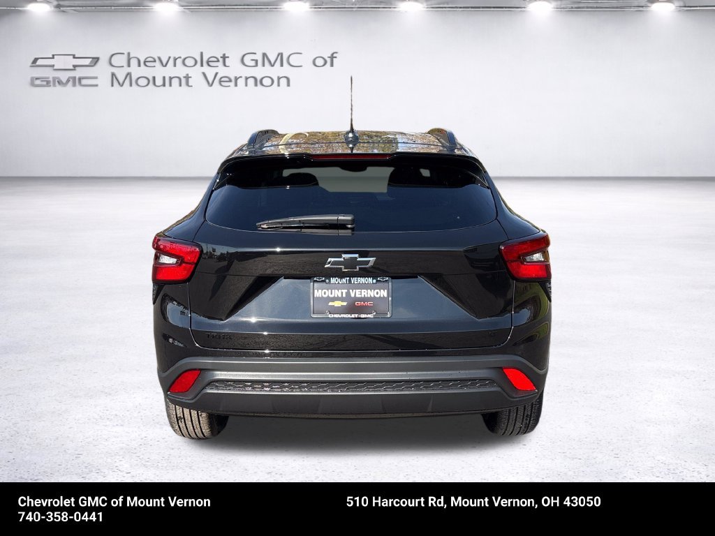 New 2026 Chevrolet Trax LT w/ Midnight Edition FWD image 4