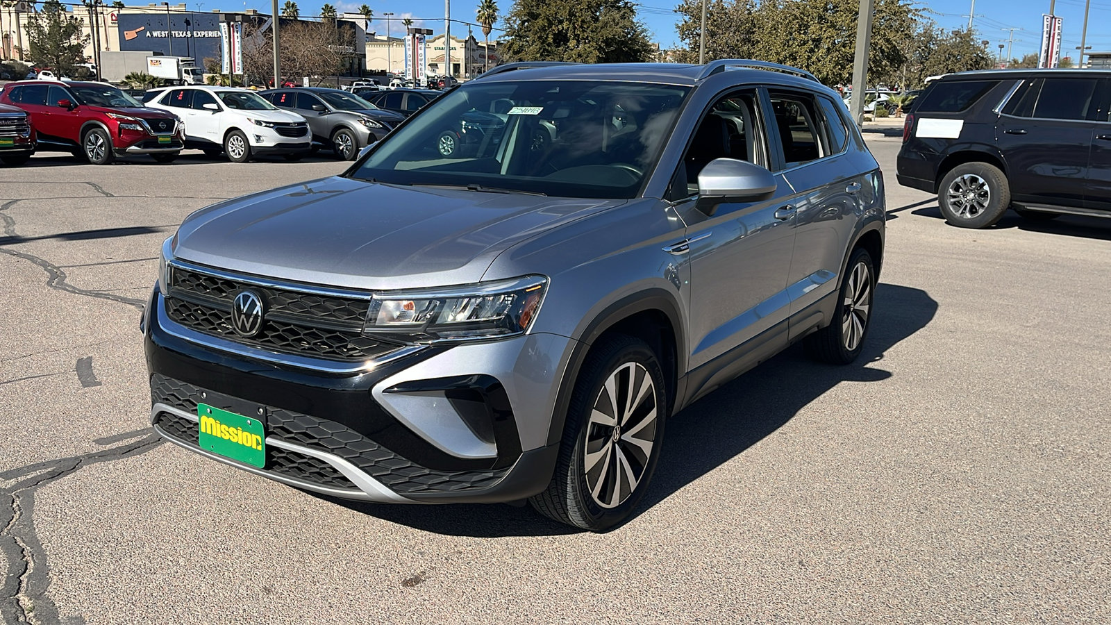Used 2023 Volkswagen Taos SE image 3