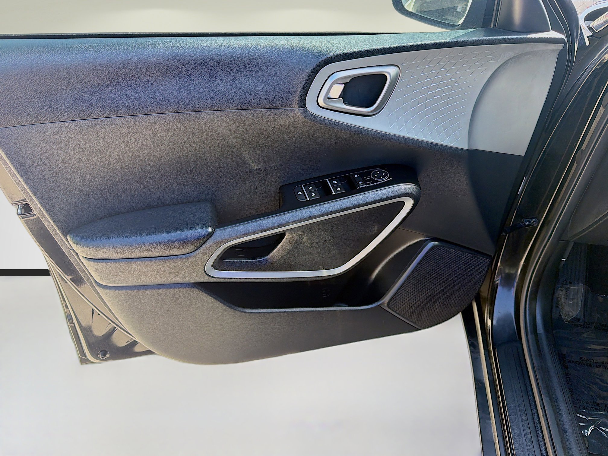 Used 2020 Kia Soul LX image 17