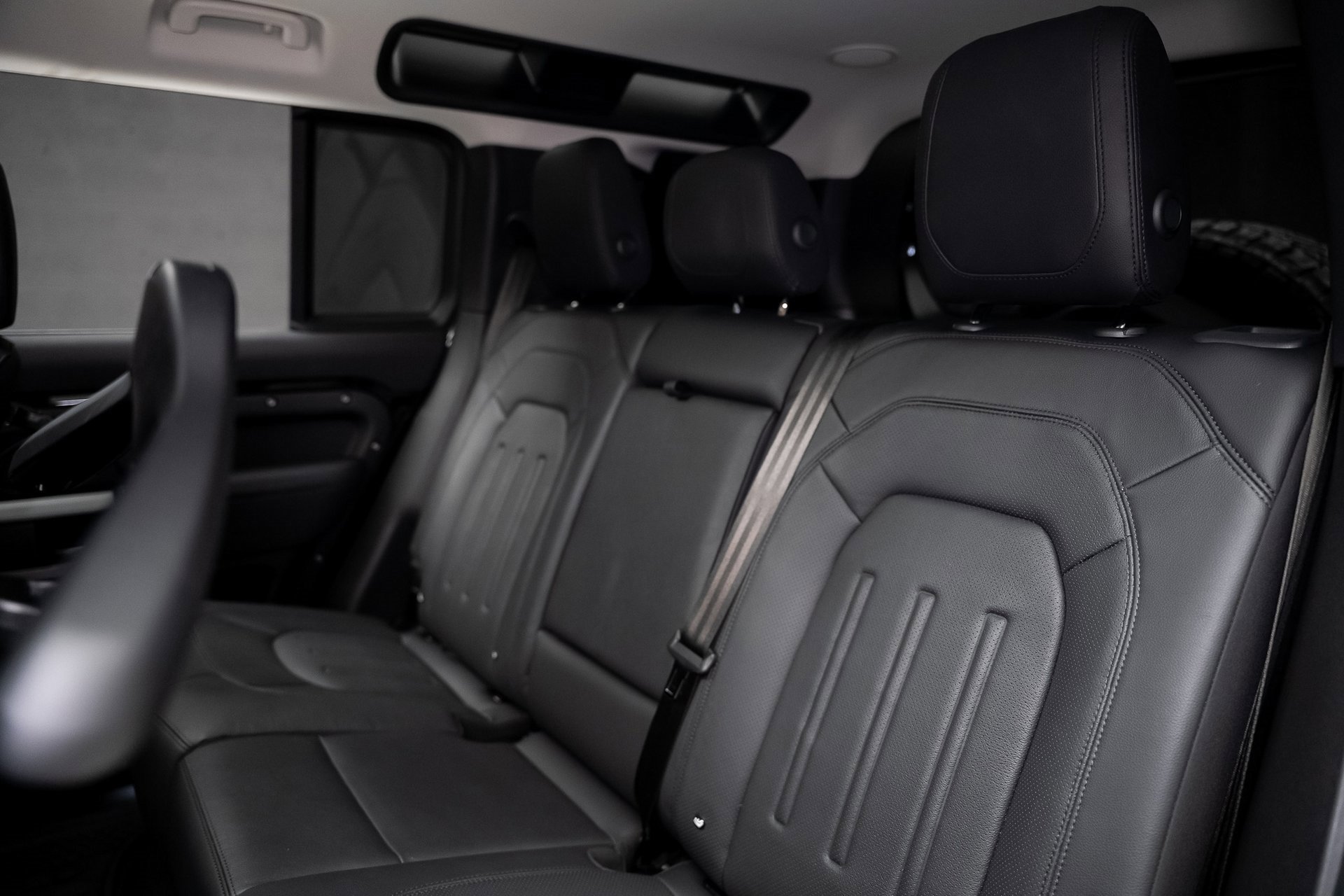 Used 2022 Land Rover Defender 110 SE image 65