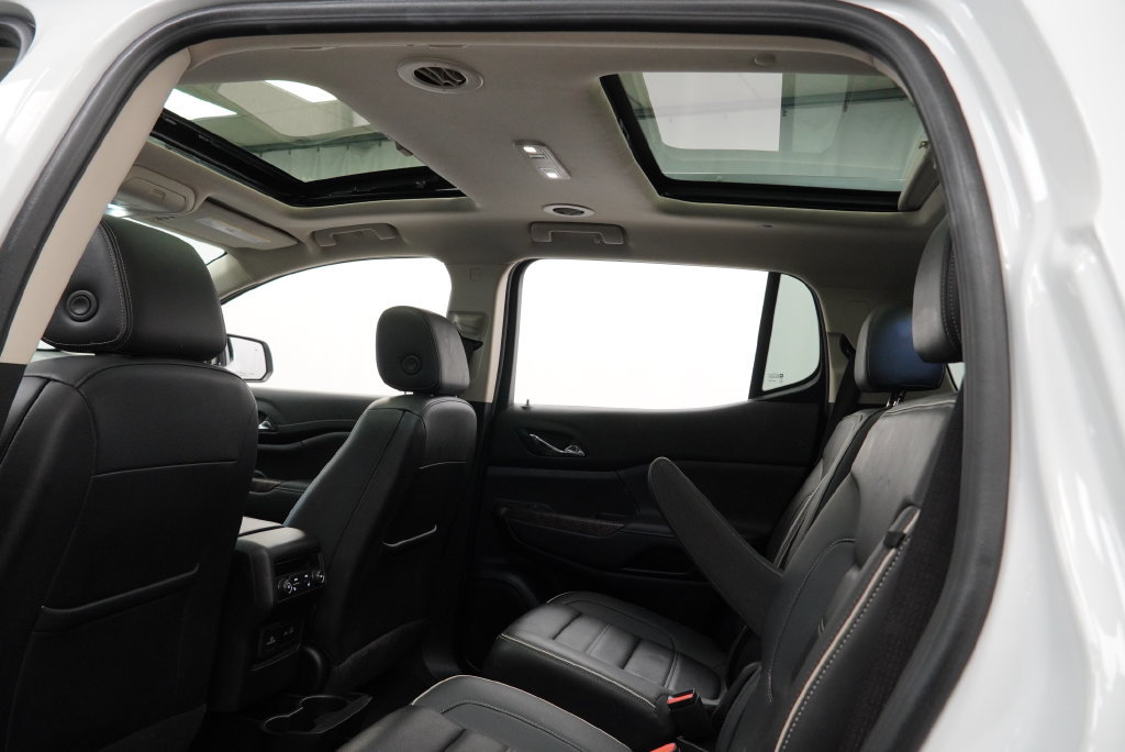 Certified 2023 GMC Acadia Denali w/ Denali Technology Package FWD image 5