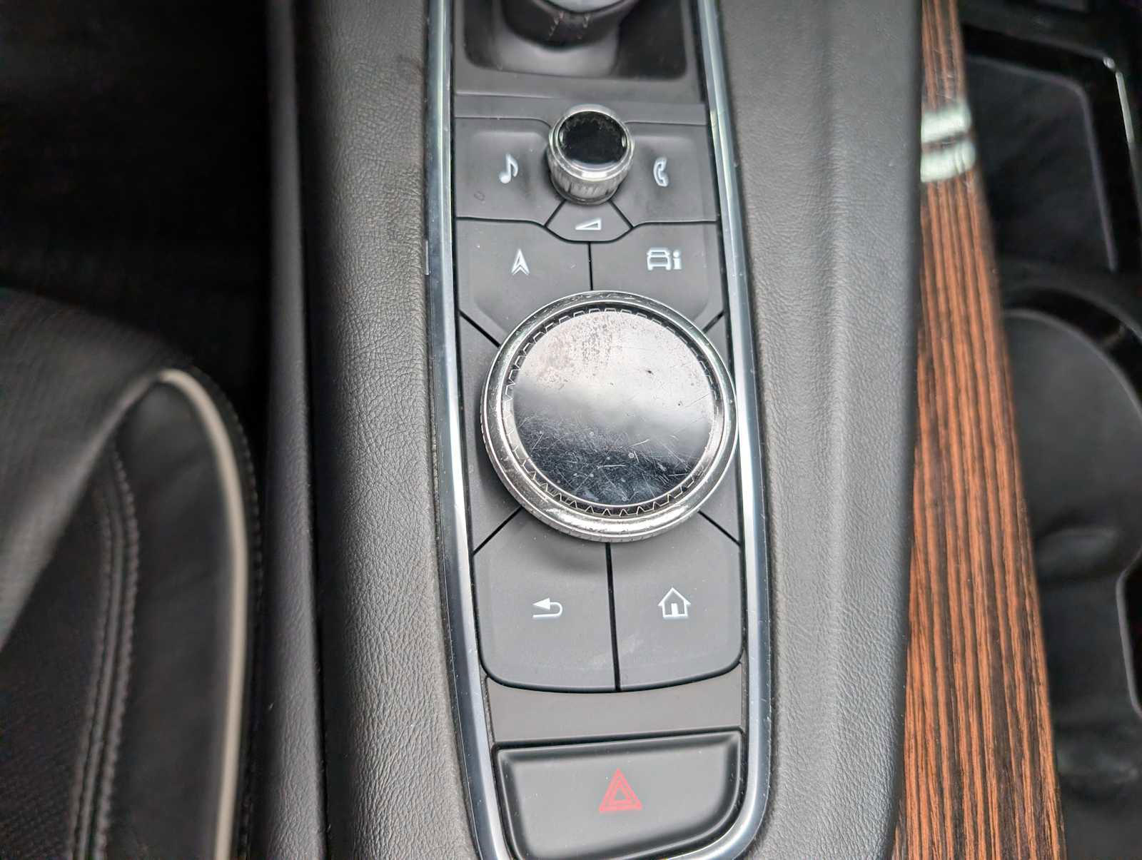 Certified 2021 Cadillac Escalade Premium Luxury image 30