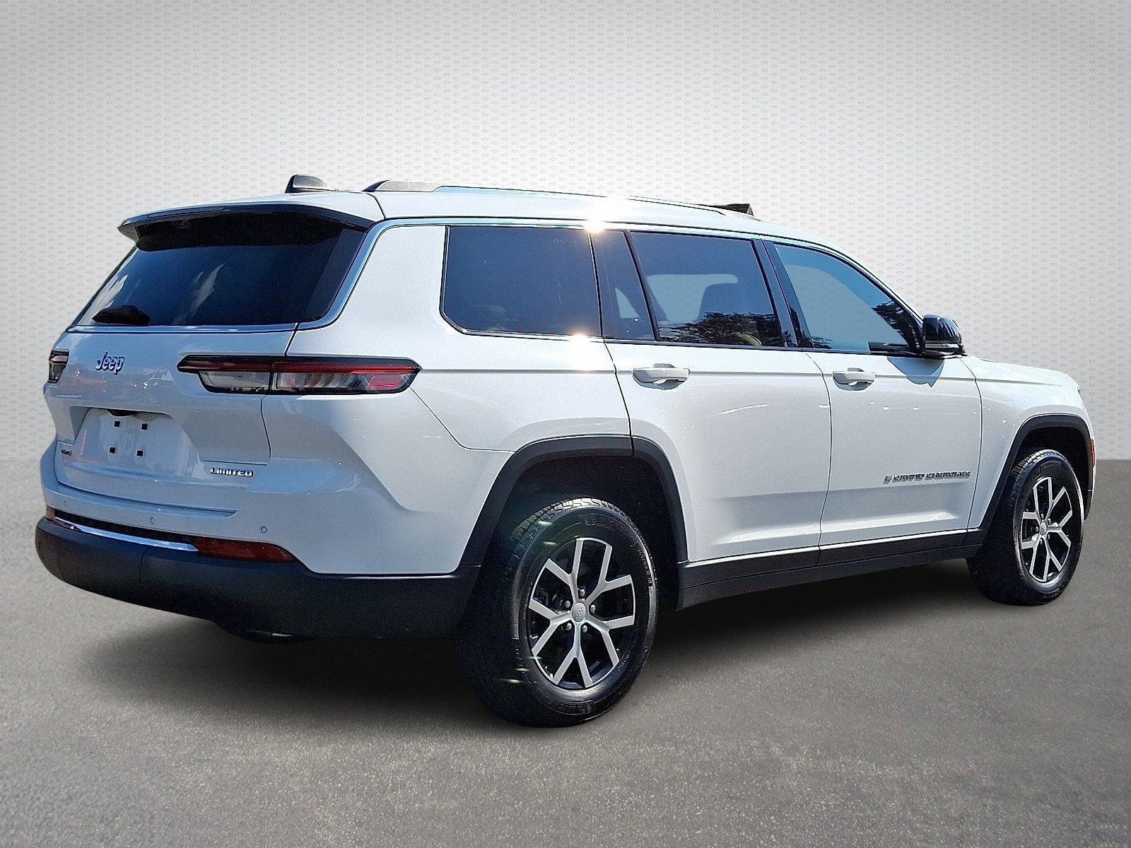 Used 2023 Jeep Grand Cherokee L Limited w/ Luxury Tech Group II AWD/4WD image 6