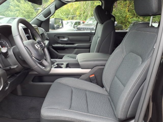 New 2026 RAM 1500 Express AWD/4WD image 14
