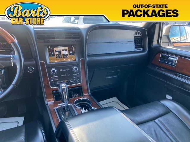 Used 2017 Lincoln Navigator Select image 25