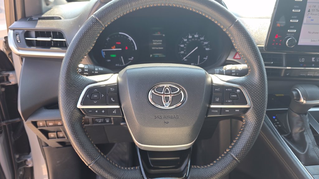 Used 2022 Toyota Sienna XLE Woodland Edition AWD/4WD image 14