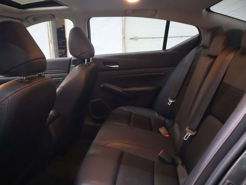 Used 2022 Nissan Altima 2.0 SR image 14