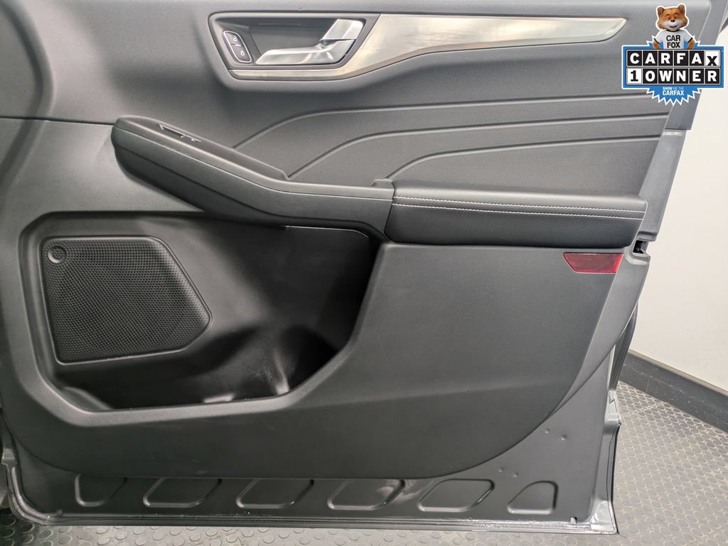 Used 2022 Ford Escape Titanium w/ Class II Trailer Tow Package AWD/4WD image 28