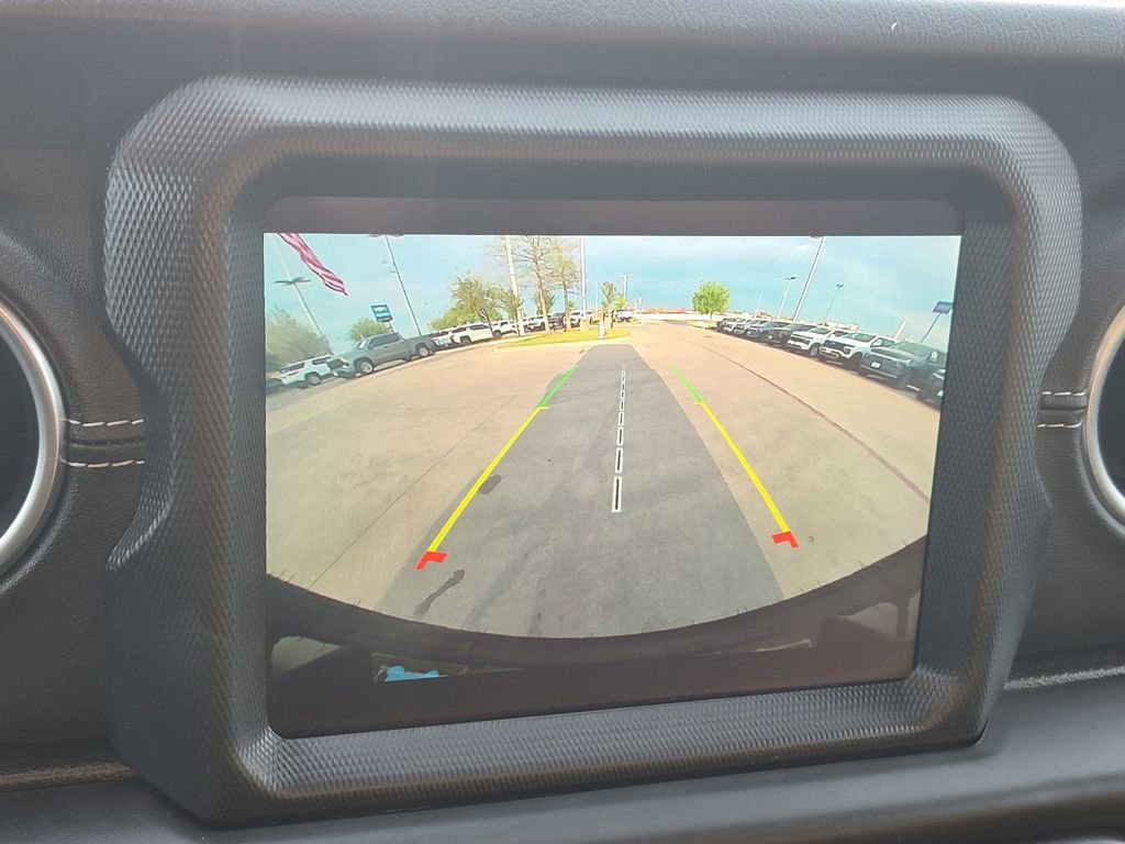 Used 2023 Jeep Wrangler Unlimited Sahara w/ Cold Weather Group image 17