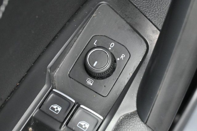 Used 2023 Volkswagen Tiguan SE FWD image 12