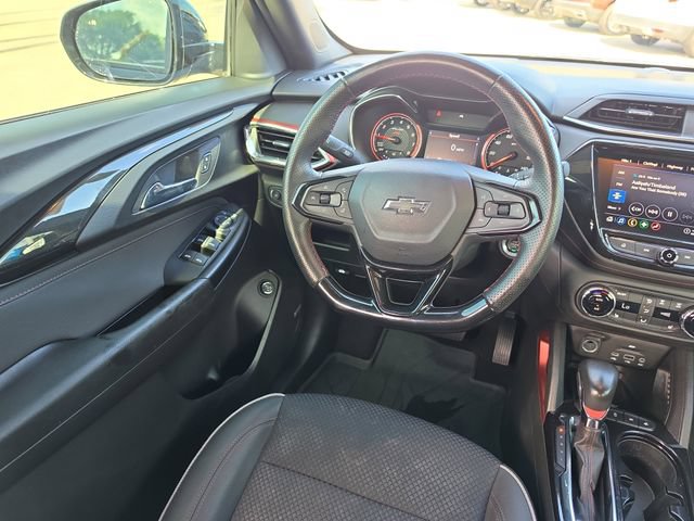 Used 2023 Chevrolet TrailBlazer RS w/ Sun and Liftgate Package FWD image 10