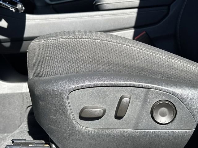 Used 2024 Chevrolet Traverse LT image 16