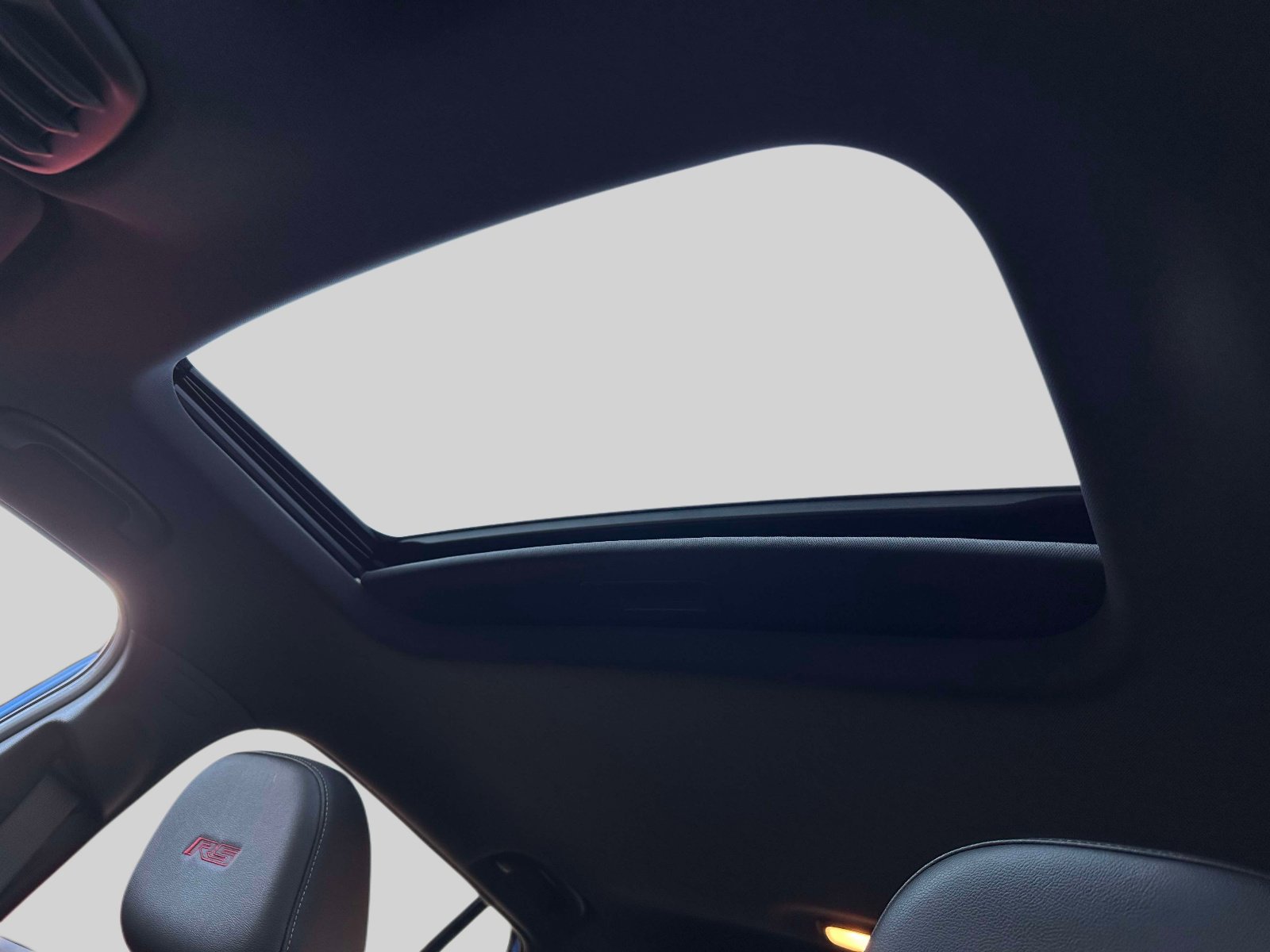 Certified 2024 Chevrolet Trax RS w/ Sunroof Package image 18