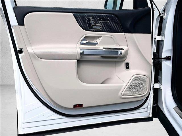 Used 2025 Mercedes-Benz GLB 250 image 18