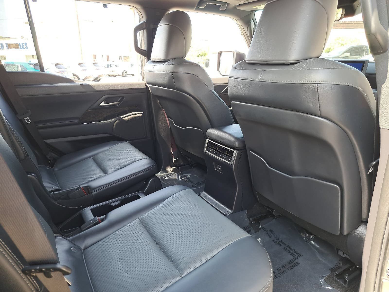 Used 2024 Lexus GX 550 w/ Accessory Package (2T) AWD/4WD image 11