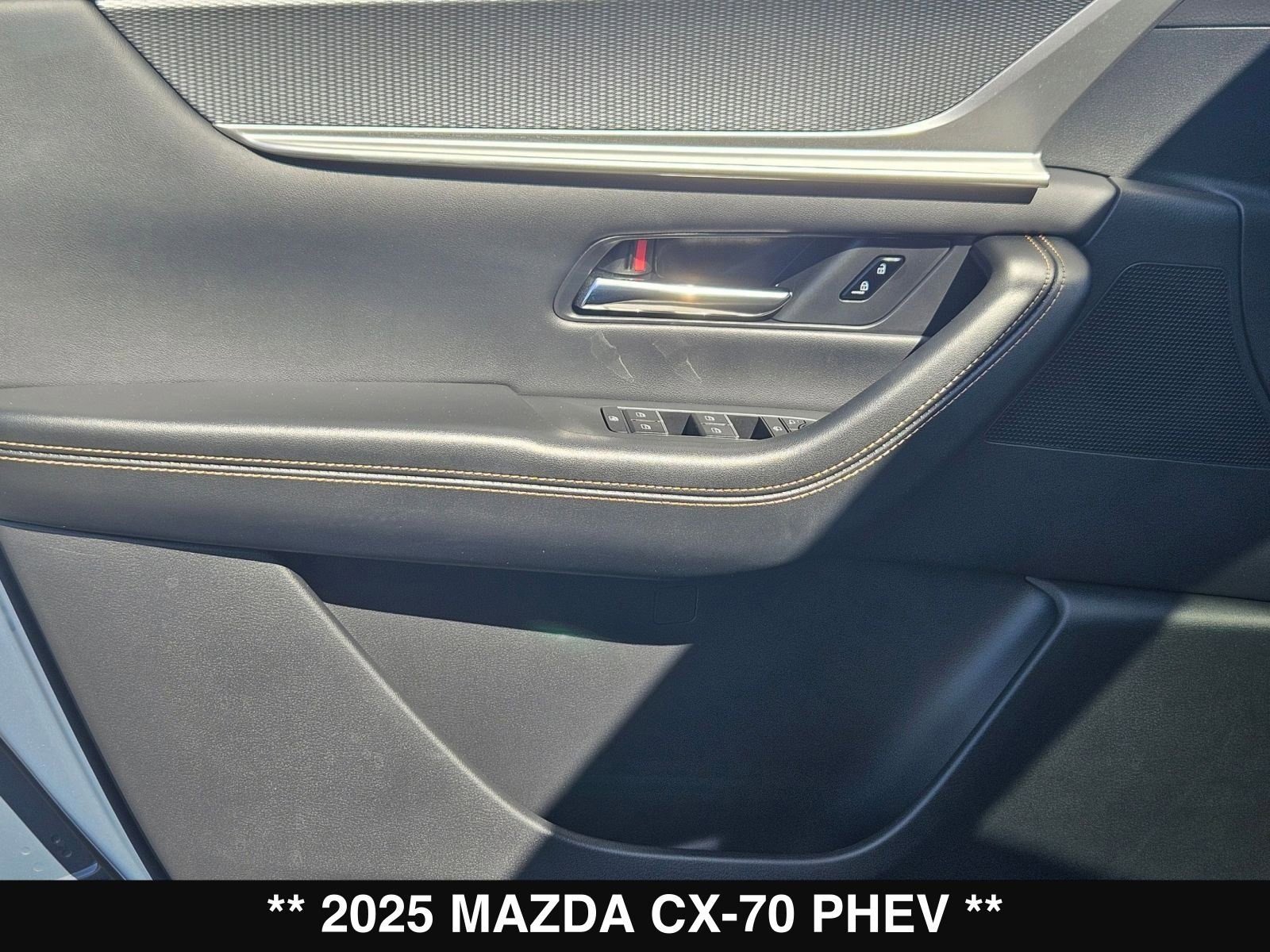 New 2025 MAZDA CX-70 Plug-In Hybrid w/ Premium Plus image 11