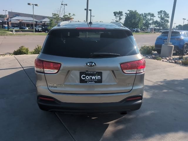 Used 2017 Kia Sorento AWD image 7