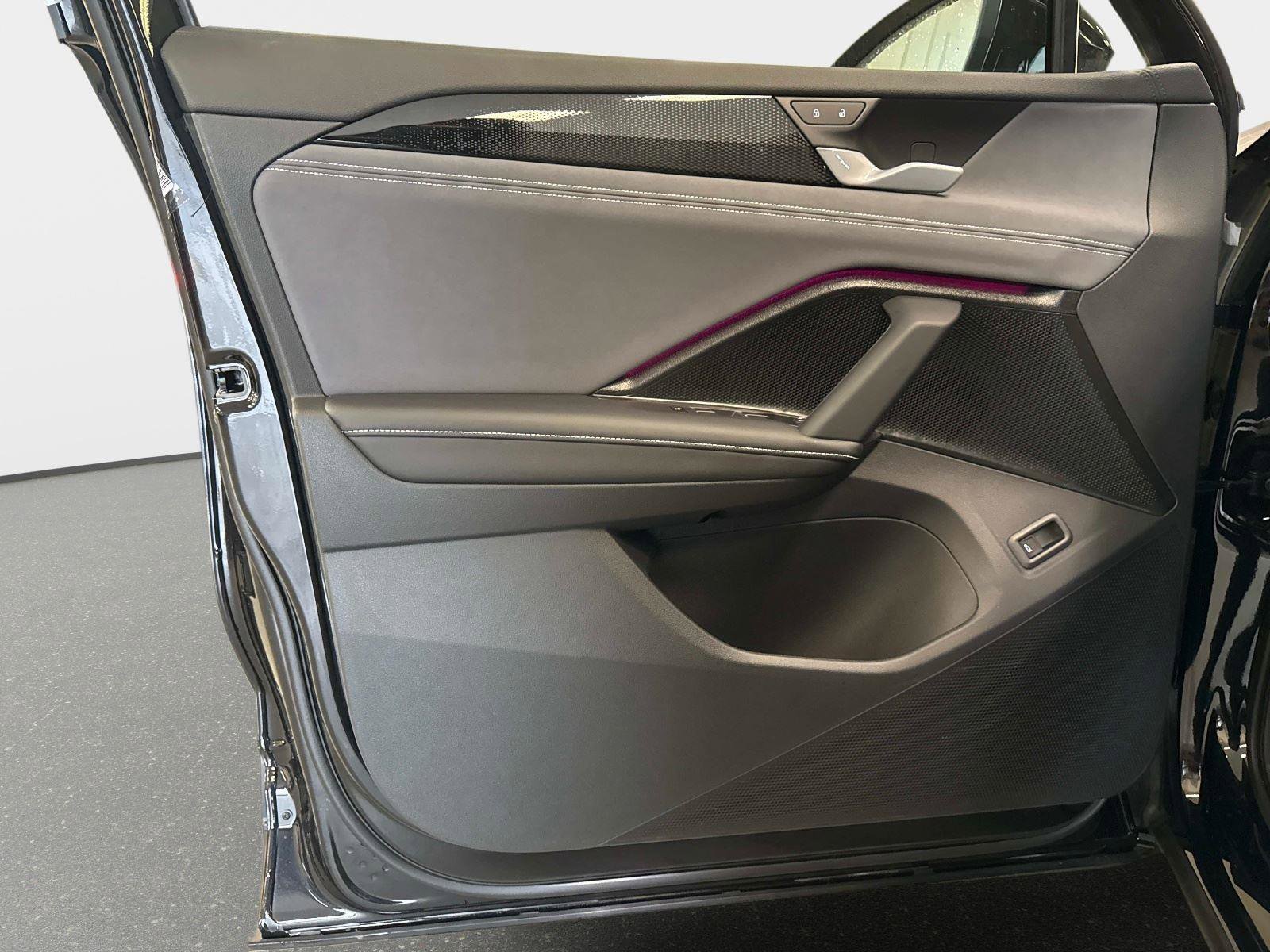 New 2026 Volkswagen Tiguan SE image 18