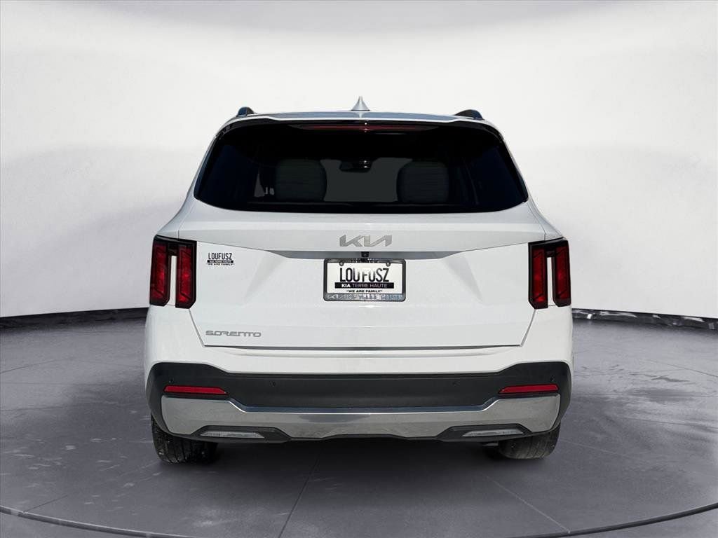 Used 2024 Kia Sorento EX w/ Panoramic Sunroof Package image 5