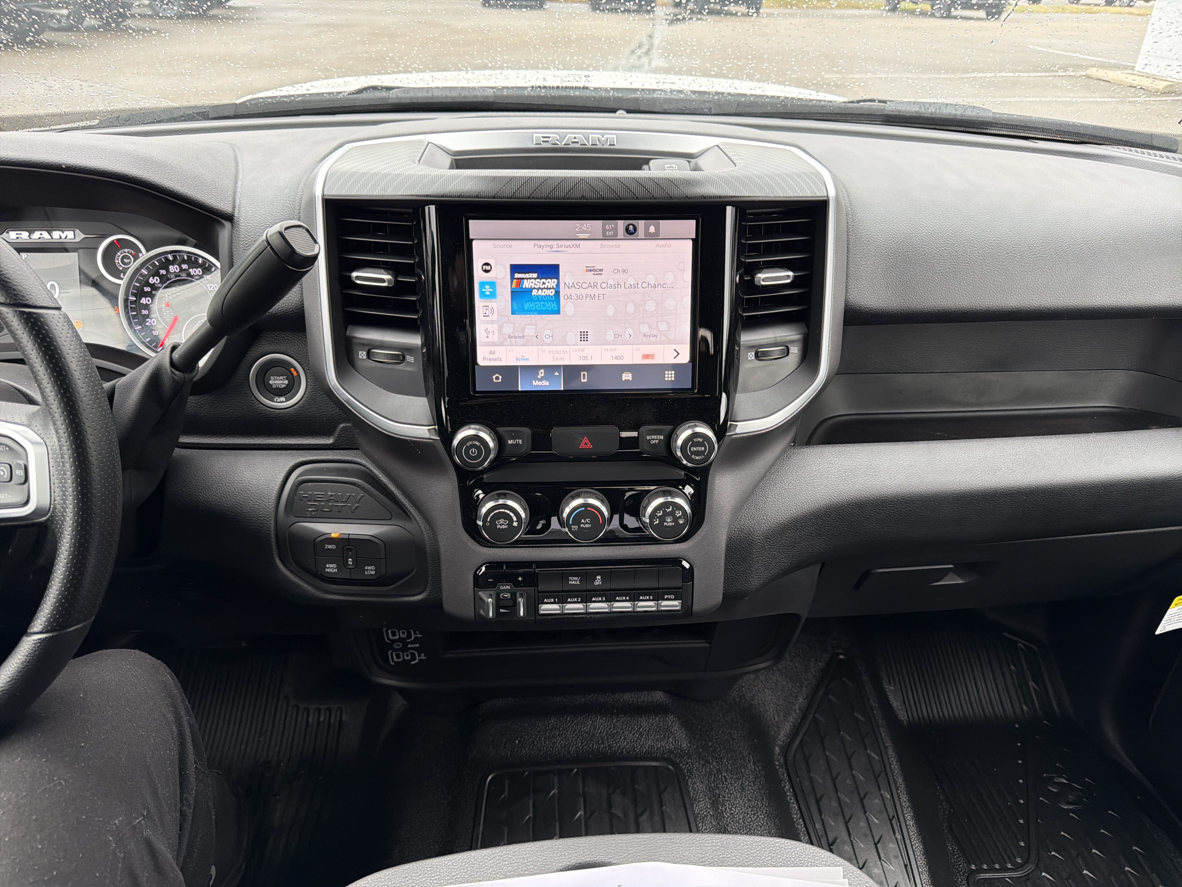Used 2025 RAM 3500 Big Horn AWD/4WD image 24
