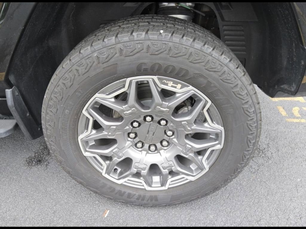 Used 2024 GMC Hummer EV 3X AWD/4WD image 4