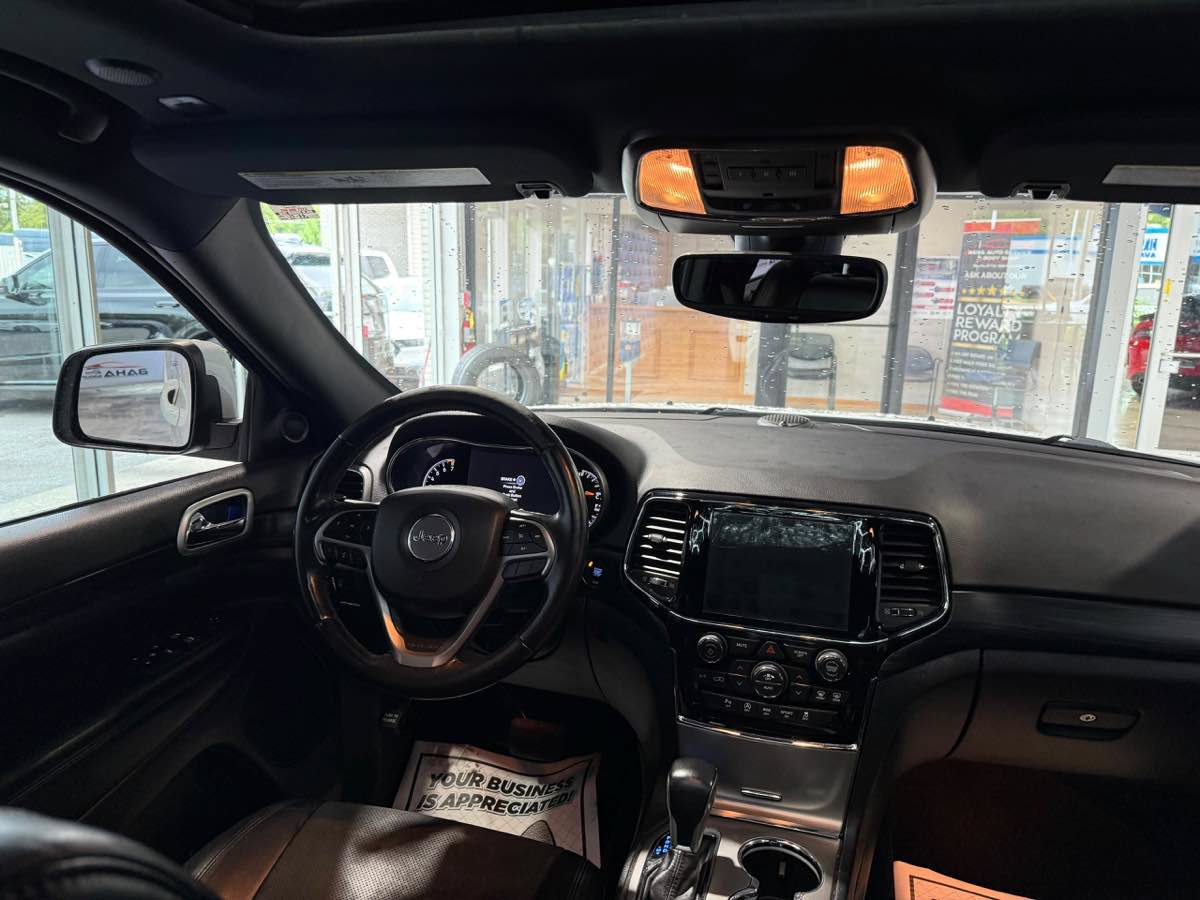 Used 2019 Jeep Grand Cherokee Altitude AWD/4WD image 22