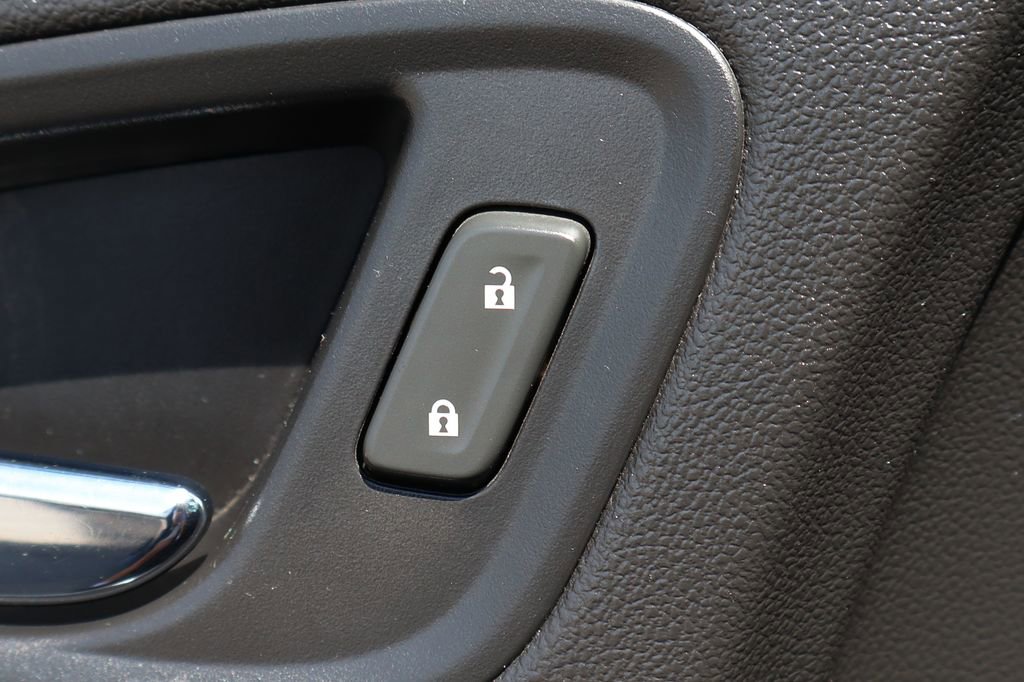 Used 2020 Chevrolet Colorado LT w/ Colorado RST Special Edition image 18