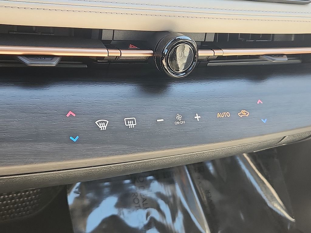 Used 2023 Nissan Ariya FWD image 16