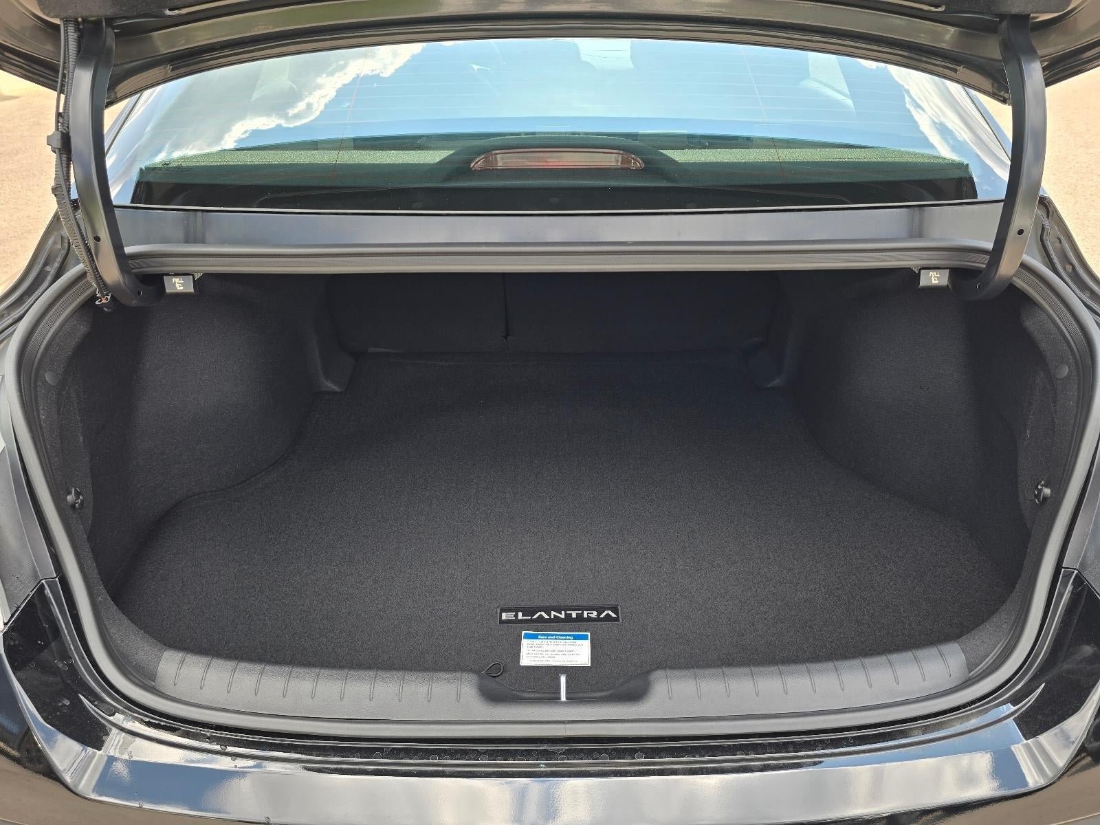 New 2026 Hyundai Elantra SEL Sport FWD image 25
