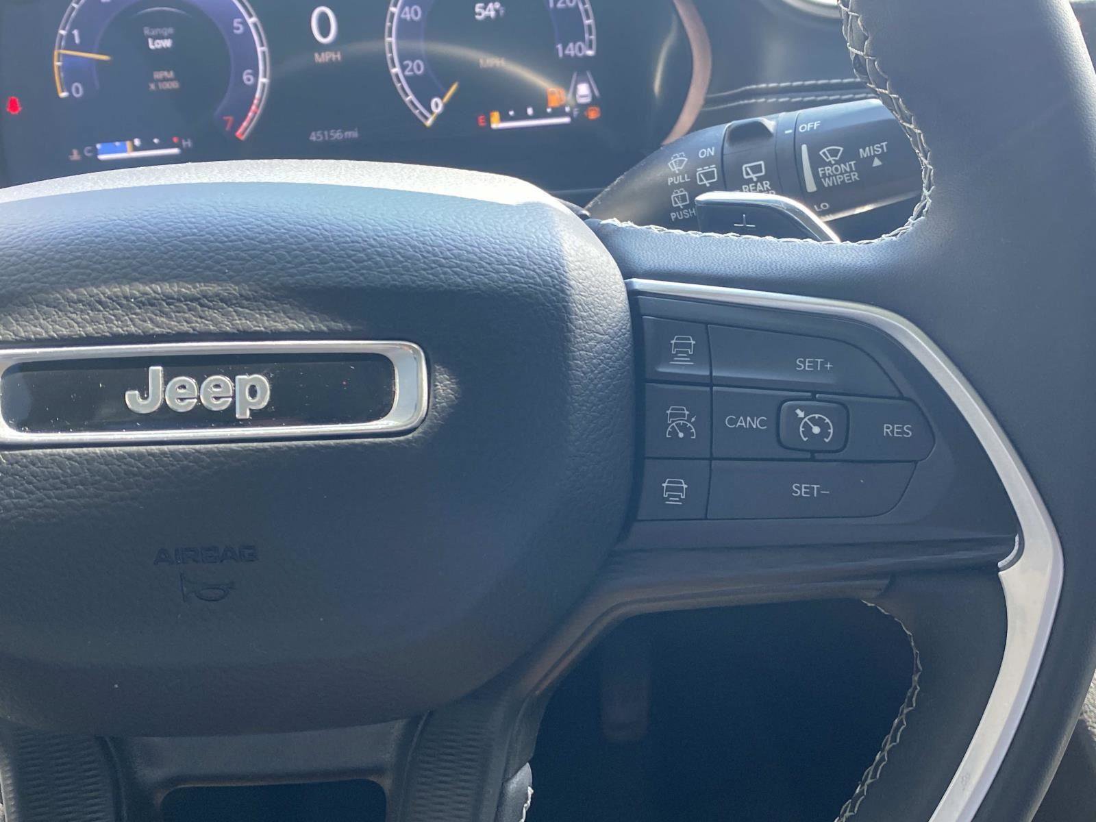 Used 2023 Jeep Grand Cherokee L Laredo image 42