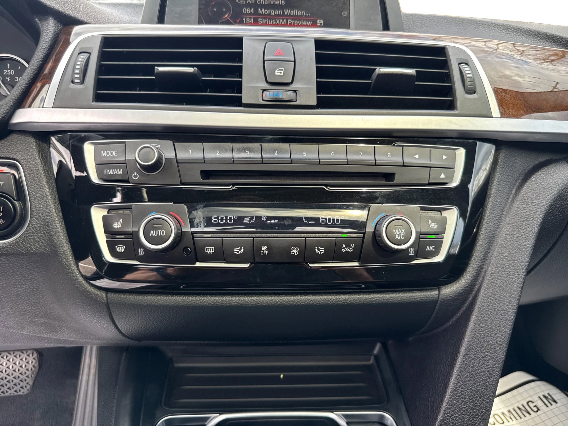 Used 2016 BMW 320i xDrive Sedan AWD/4WD image 26