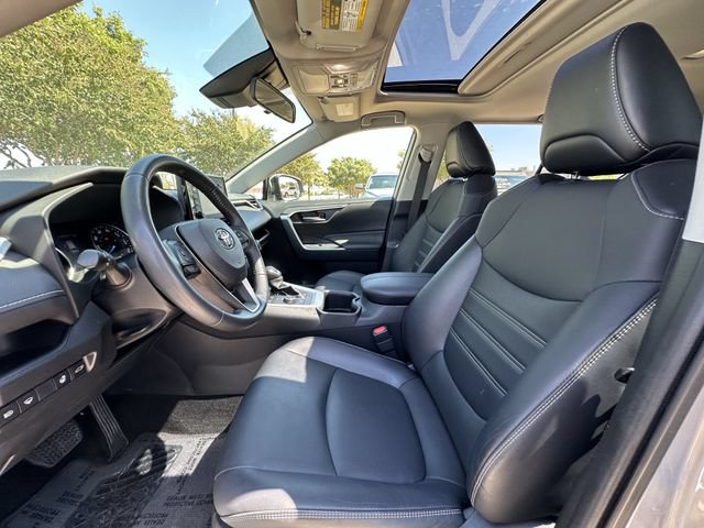 Used 2022 Toyota RAV4 XLE Premium AWD/4WD image 28