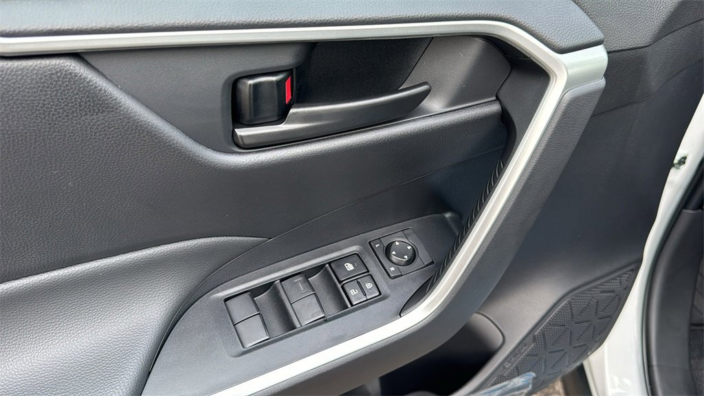 New 2025 Toyota RAV4 LE image 15