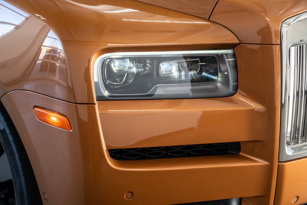 Used 2023 Rolls-Royce Cullinan w/ Cullinan Package image 21