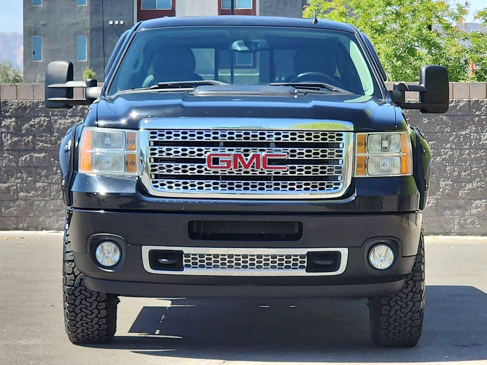 Used 2012 GMC Sierra 2500 Denali w/ Suspension Package, Off-Road image 4