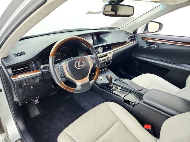 Used 2014 Lexus ES 350 350 w/ Luxury Package image 16