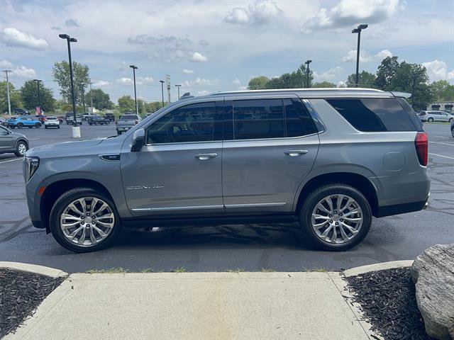 Used 2023 GMC Yukon Denali w/ Advanced Technology Package AWD/4WD image 4