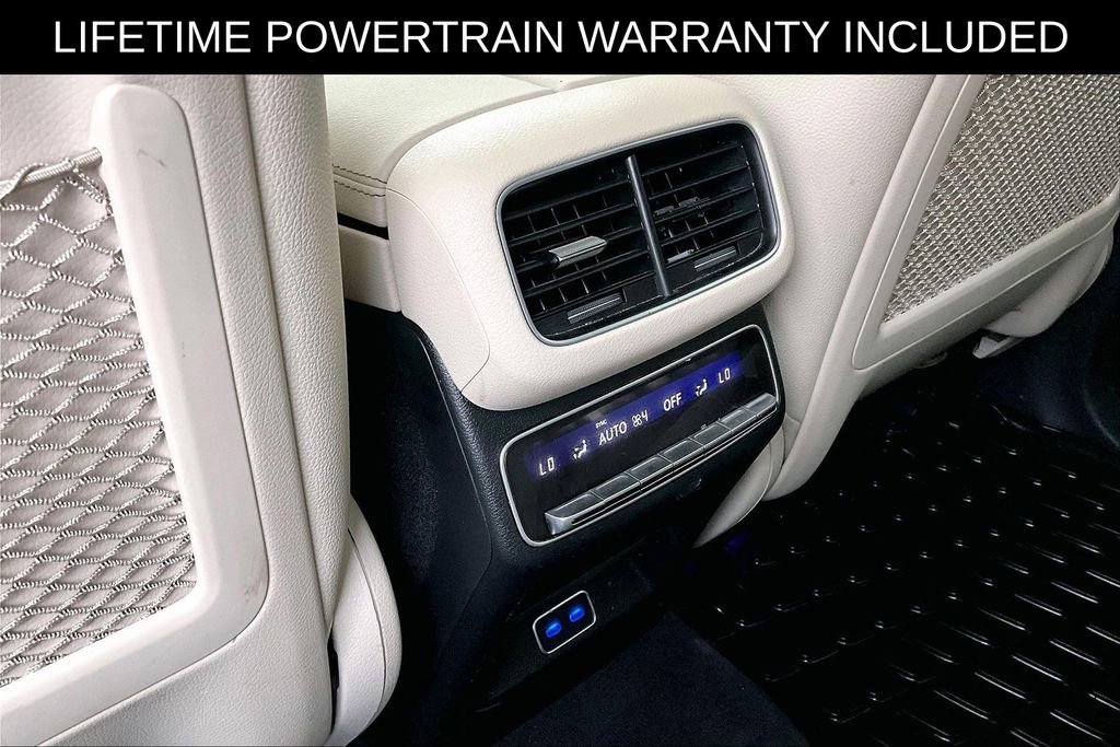 Used 2025 Mercedes-Benz GLS 450 4MATIC image 32