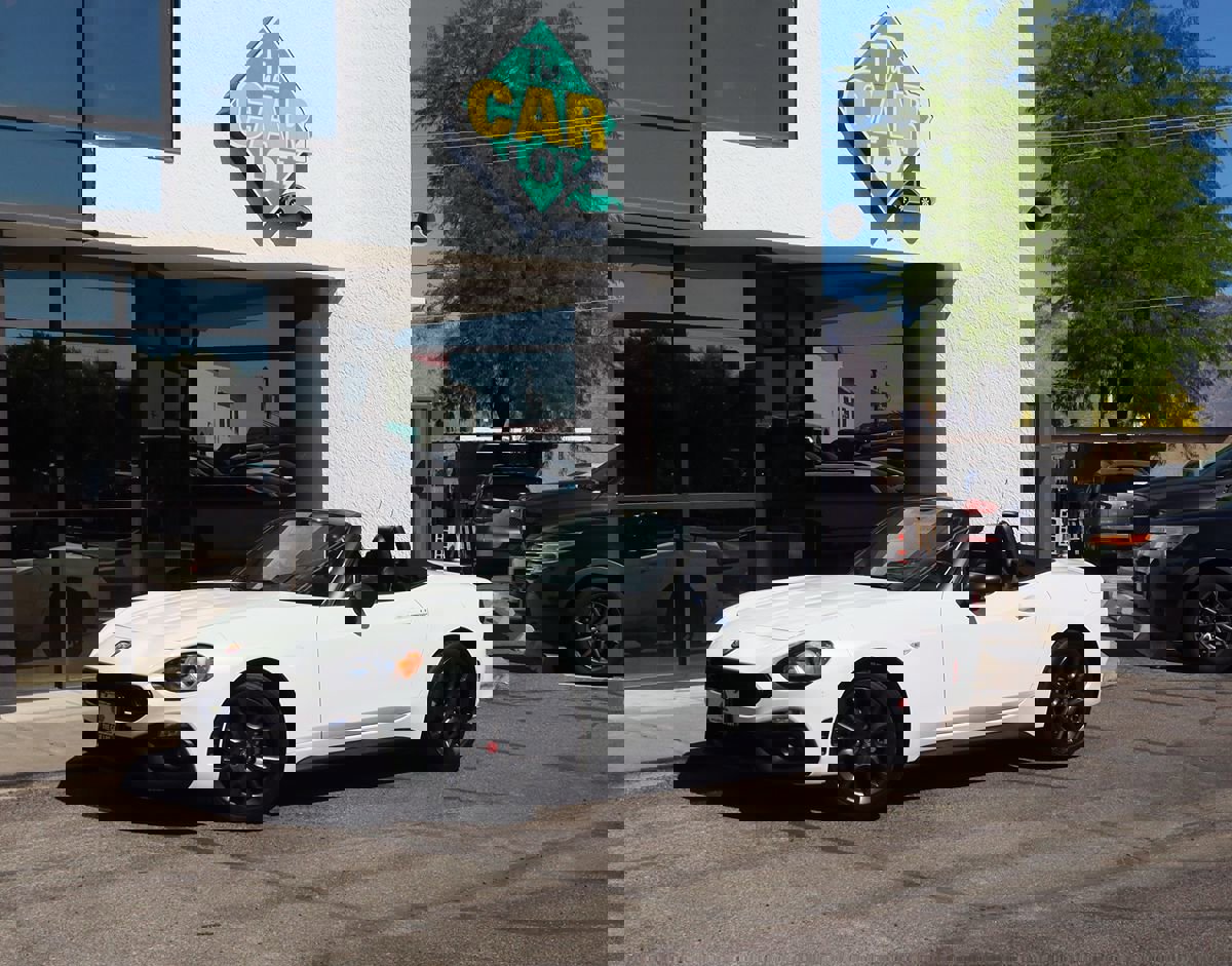 Used 2017 FIAT 124 Spider Abarth image 3