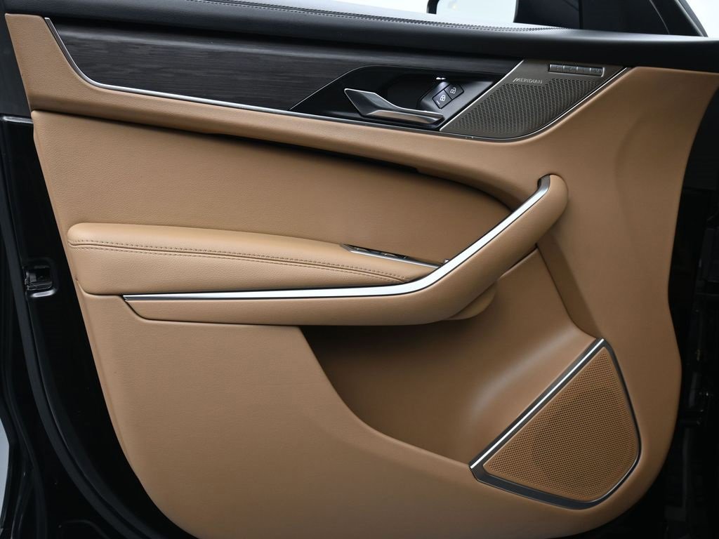 Used 2021 Jaguar F-PACE S image 9