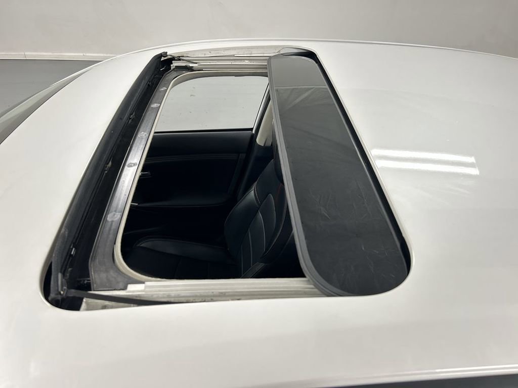 Used 2023 Nissan Sentra SR w/ SR Premium Package FWD image 19