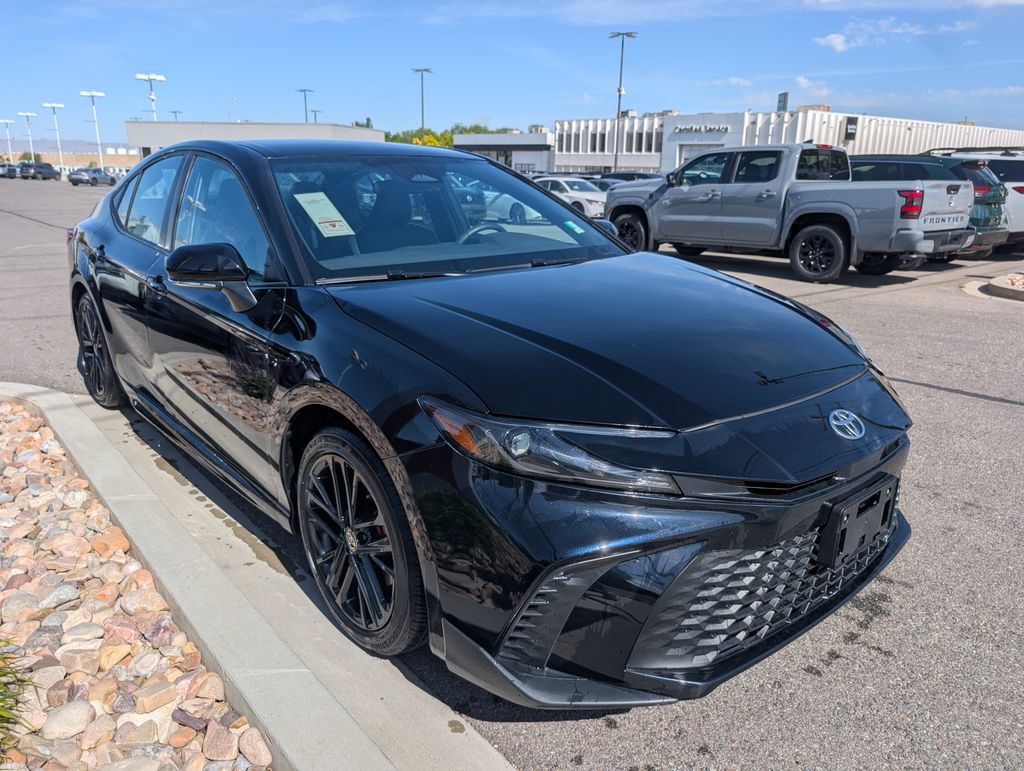Used 2025 Toyota Camry SE FWD image 4