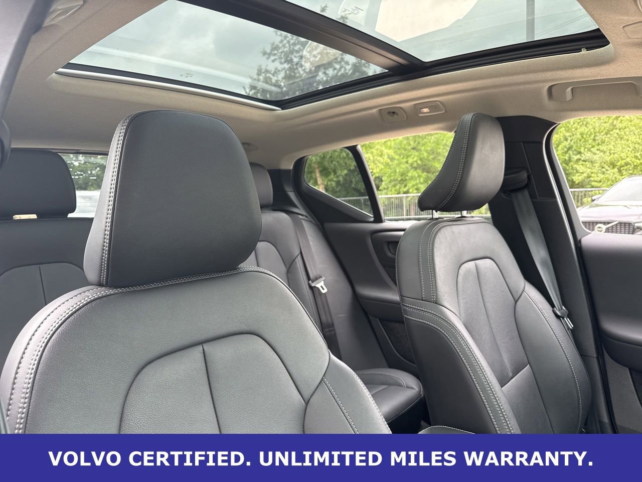 Certified 2025 Volvo XC40 B5 Plus AWD/4WD image 12