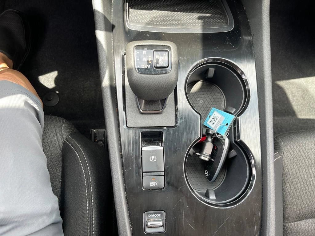 Used 2025 Nissan Rogue SV FWD image 23